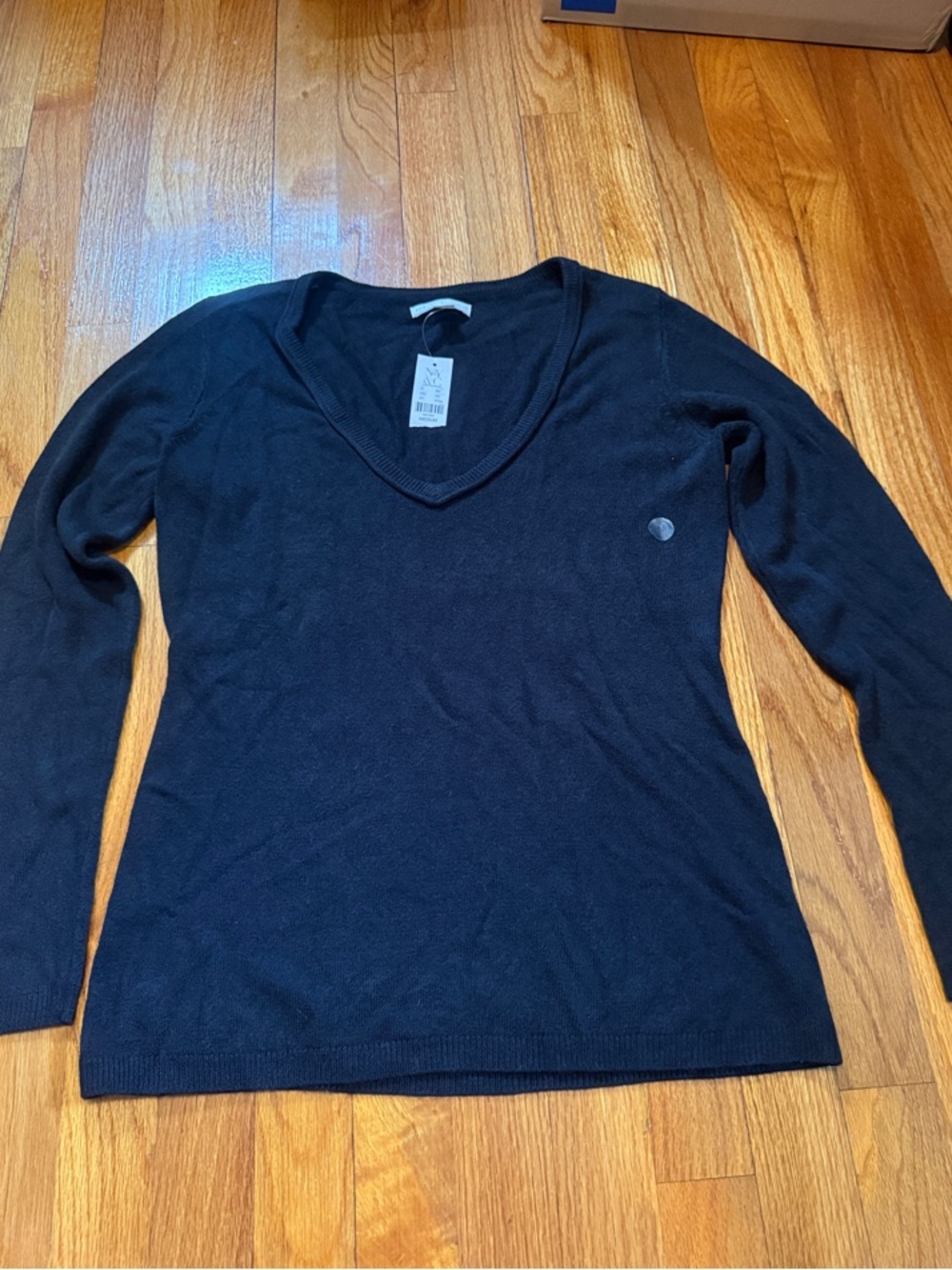 New York & Company Black V-Neck Long Sleeve Sweater